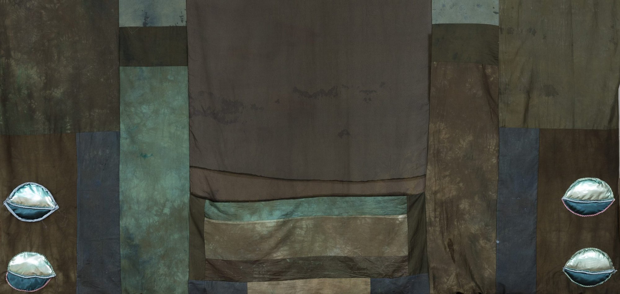 Tamara Henderson, Raised Gentle, mixed texiles, 320 x 297 cm (126 x 116 7/8 in), 2016