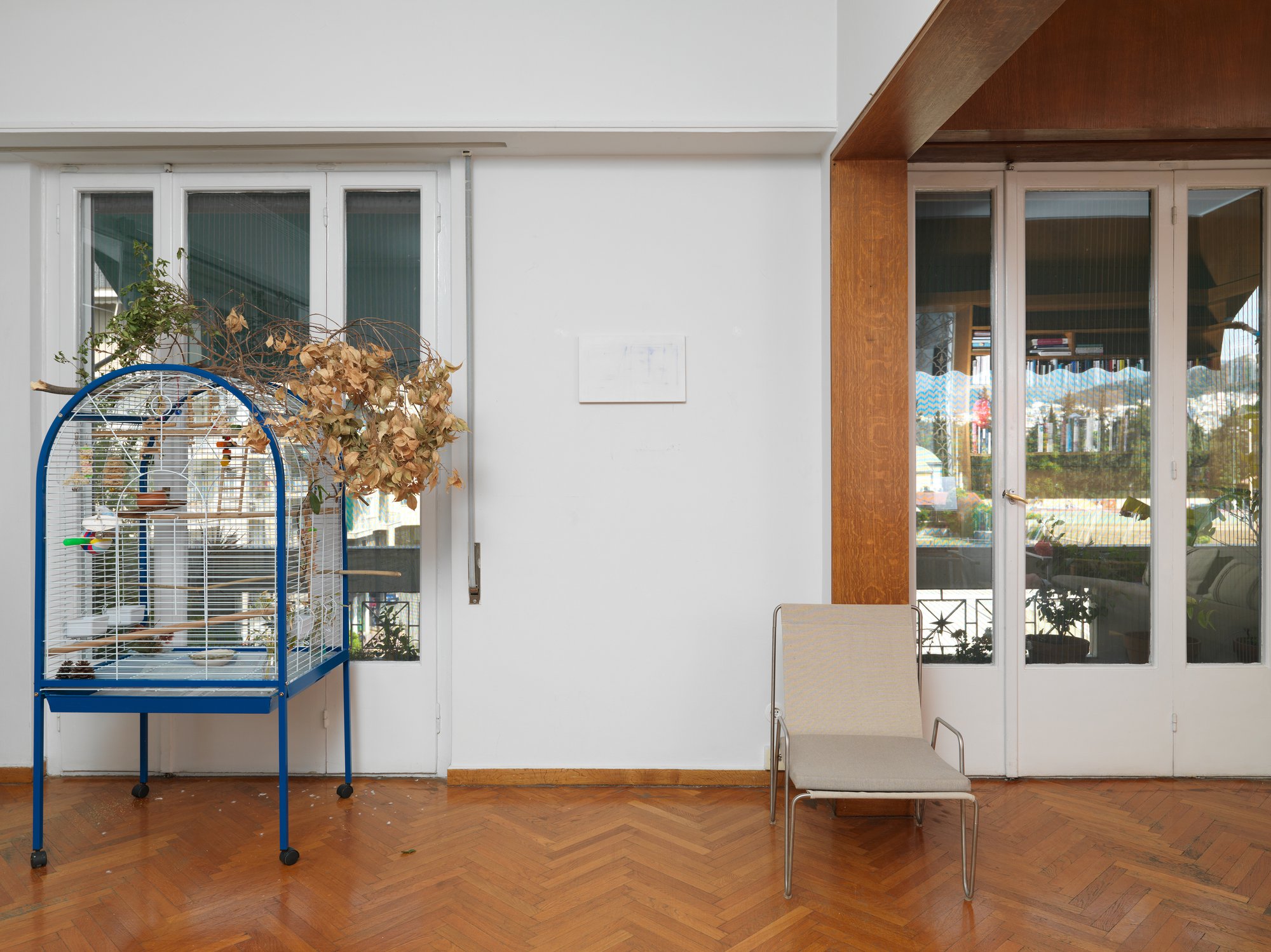 Ian Law, Untitled, oil on canvas, 25.5 x 40.5 cm / 16 x 10 in, 2022. Installation view, στη Μαυροματταιων, Mavrommateon 43, Athens, 2022
