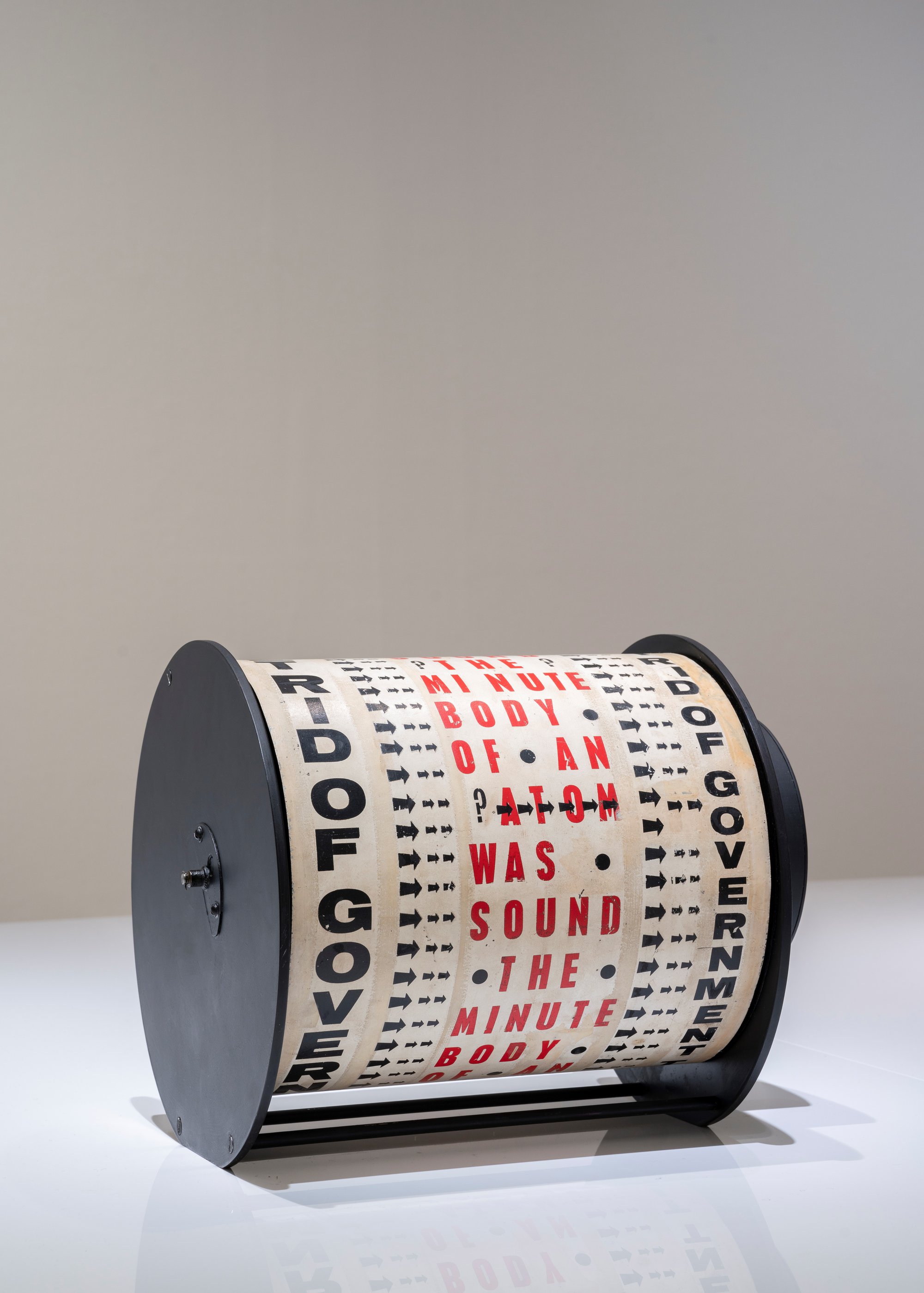 Liliane Lijn, Installation view, Arise Alive, Haus der Kunst, München, 2024.