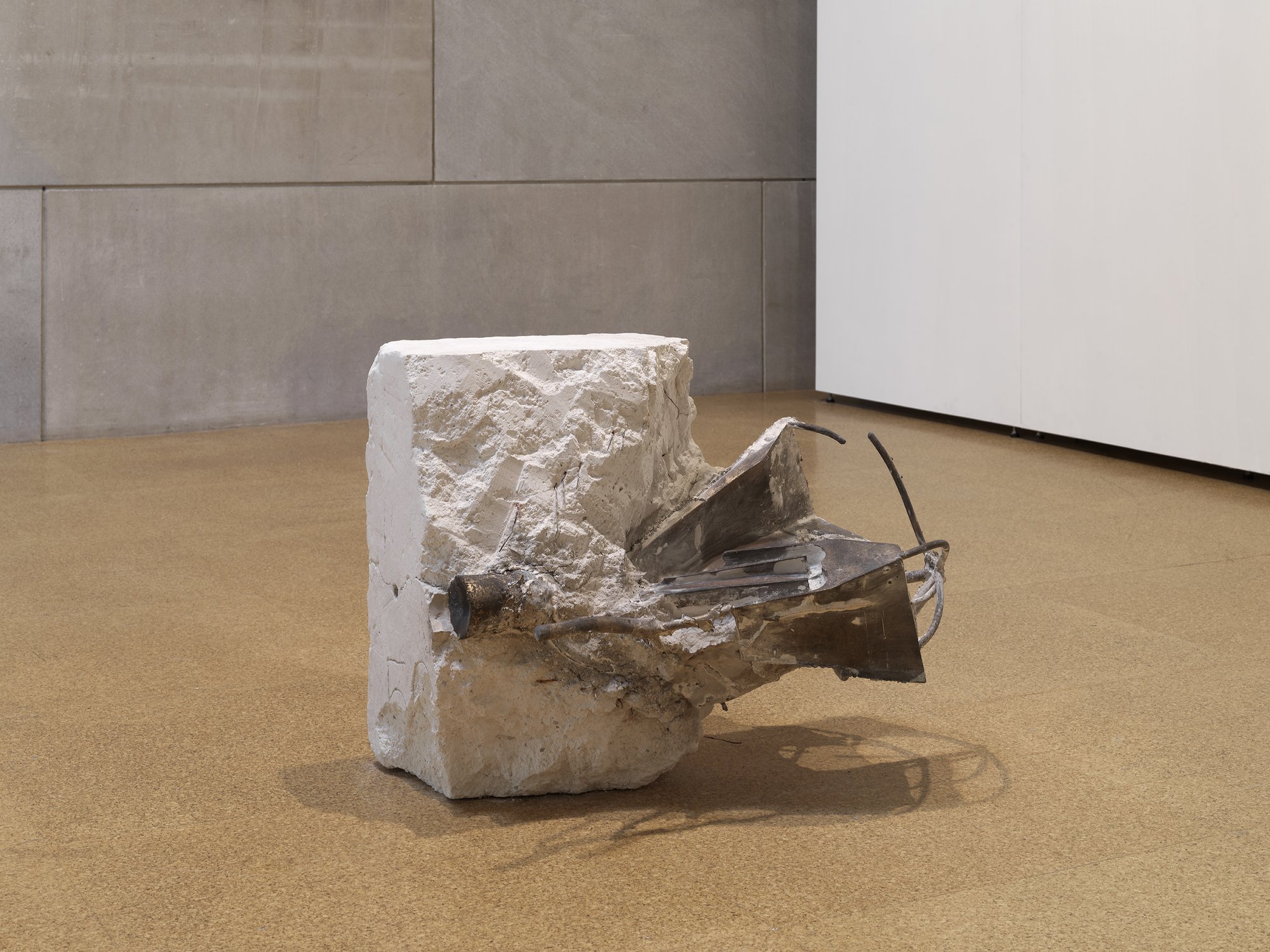 Grant Mooney, Partials i, (Gain c.), 2024, plaster, bronze, 56.5 x 50 x 70 cm
Installation view, calsis, Ezra and Cecile Zilkha Gallery, Middletown, 2024